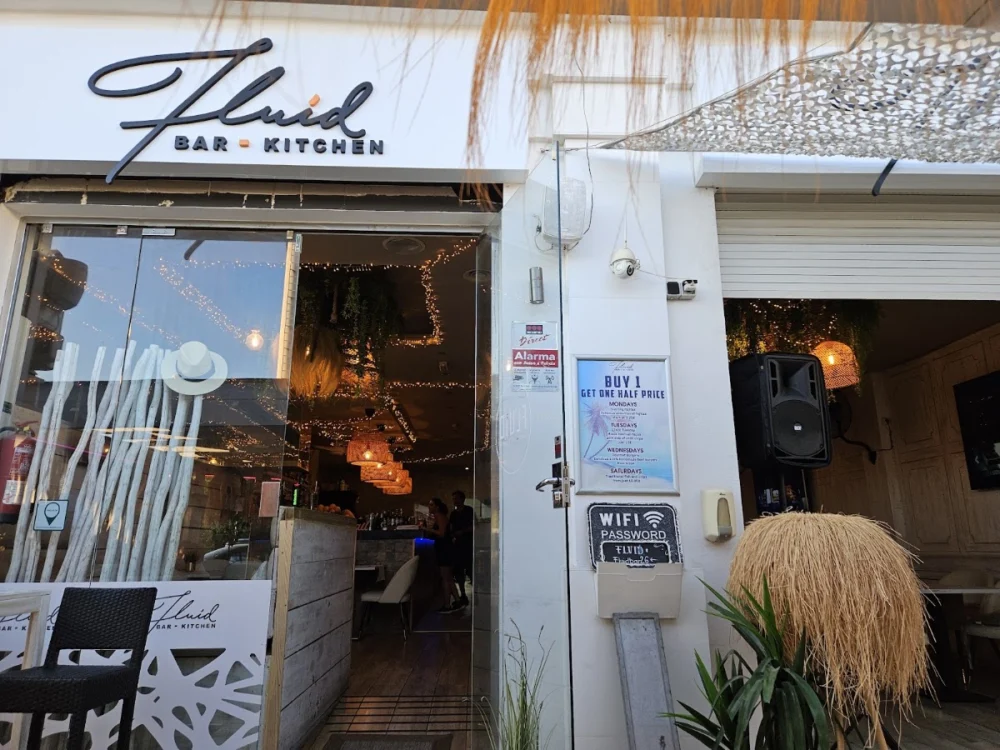 Fluid Bar & Kitchen