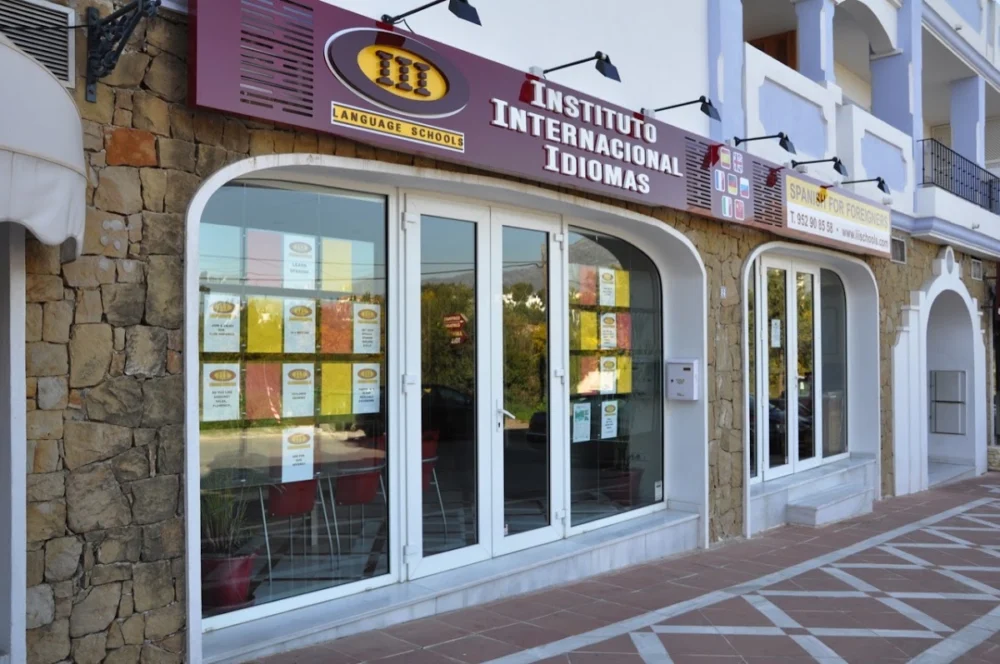 III Schools - Instituto Internacional de Idiomas | Nueva Andalucía