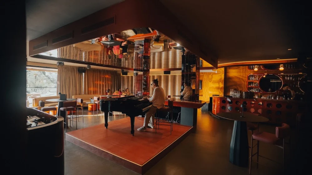 Nomad Restaurant - 5