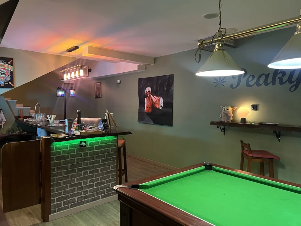 Weed Club Peaky Blunt Social Club Marbella - 2